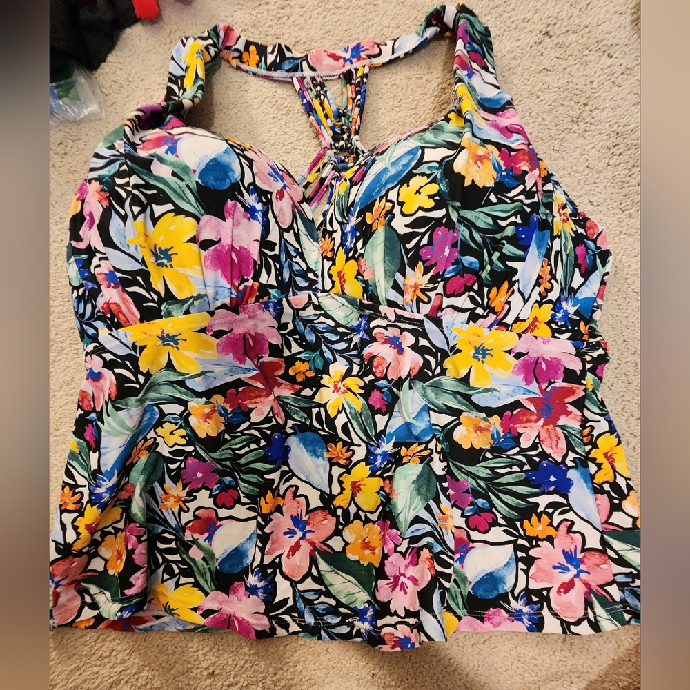Tahiti Floral Racer Back Women's Tankini Top Size 3X 24W-26W Colorful  Soft Cups